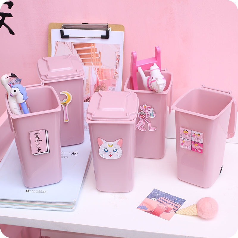 Thùng đựng bút mini kiêm thùng đựng rác.