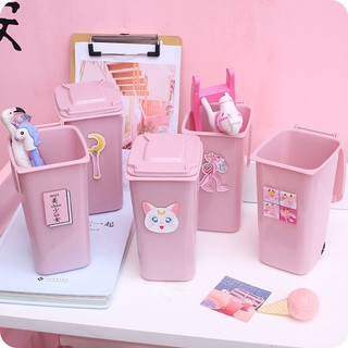 Thùng đựng bút mini kiêm thùng đựng rác.