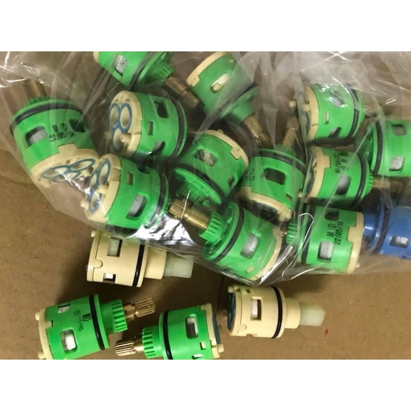 Lõi chia nước sen cây