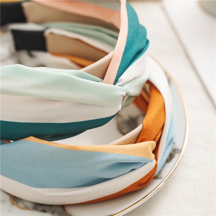 Cài tóc vải bản rộng thắt nút chéo màu sắc tương phản thời trang xuân hè sành điệu cho nữ