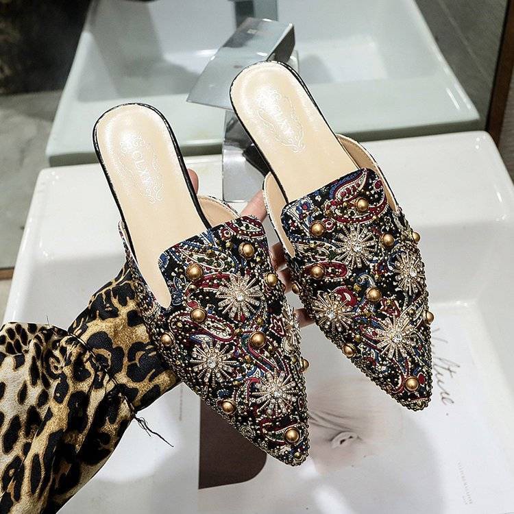 (ORDER) Giày sục nữ đính đá họa tiết sang chảnh | BigBuy360 - bigbuy360.vn