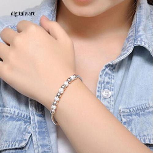 Vòng tay mạ bạc dạng hở thiết kế xỏ 9 hạt châu lấp lánh sang trọng dành cho nữ | BigBuy360 - bigbuy360.vn