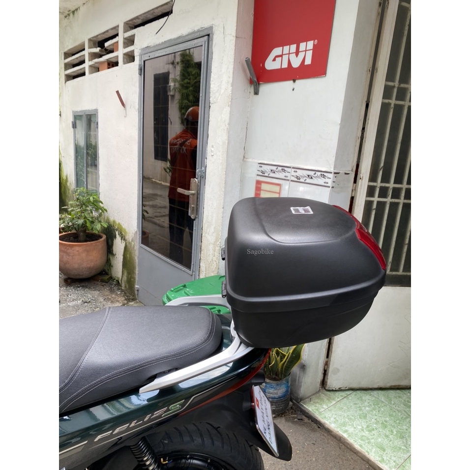 Thùng xe máy điện Vinfast Feliz S, thùng givi E26NX kèm đế và bộ kit gắn trên xe FelizS