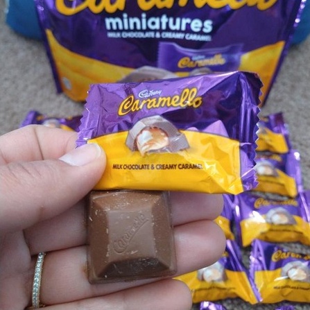 Socola nhân Caramel Cadbury Miniatures