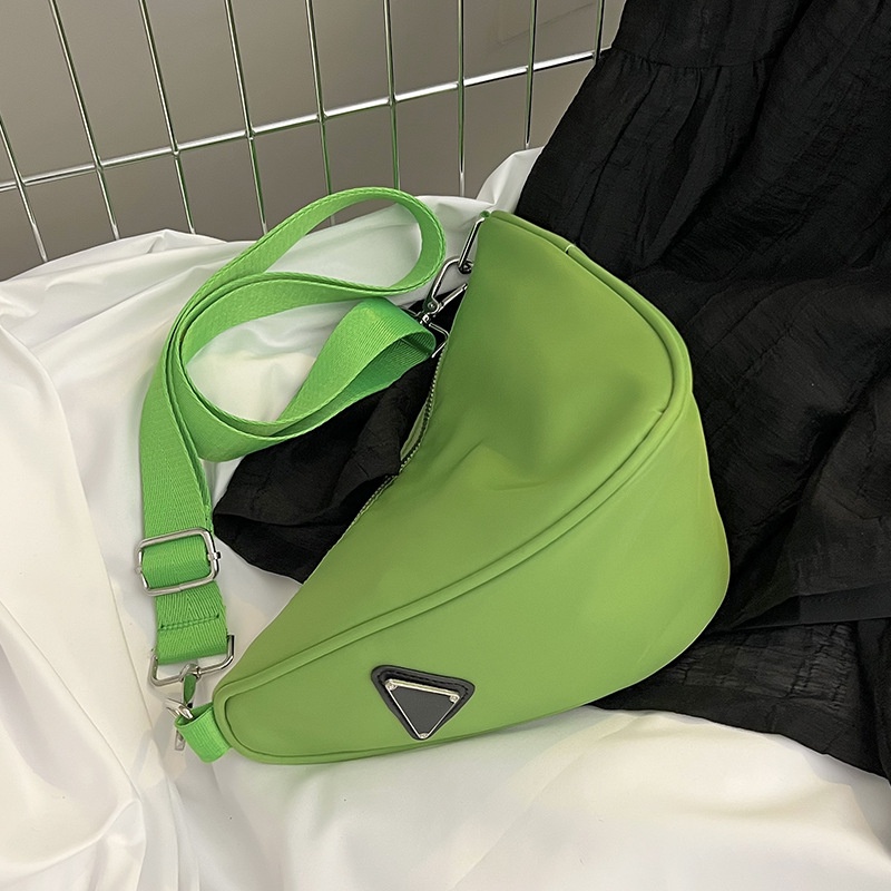 Túi Đeo Chéo Hình Tam Giác Thời Trang Mùa Hè 2022 Dành Cho Nữ