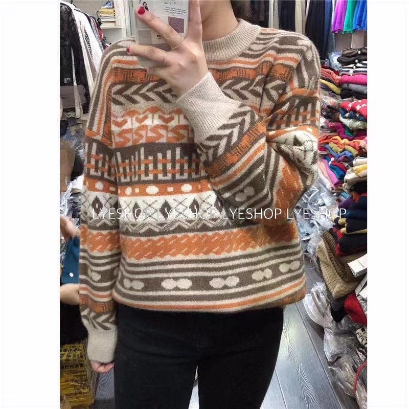 Áo len cổ tròn hoạ tiết thổ cẩm boho vintage