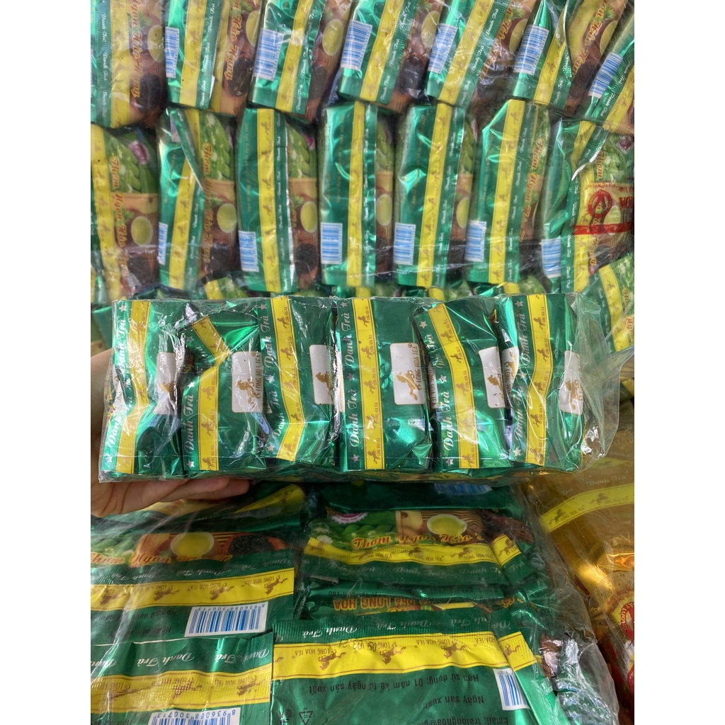 Combo 06 gói  trà sâm dứa Long Hoa gói 70gr . Thơm ngon tinh khiết, hương vị đậm đà thích hợp cho pha trà đá trà đường.