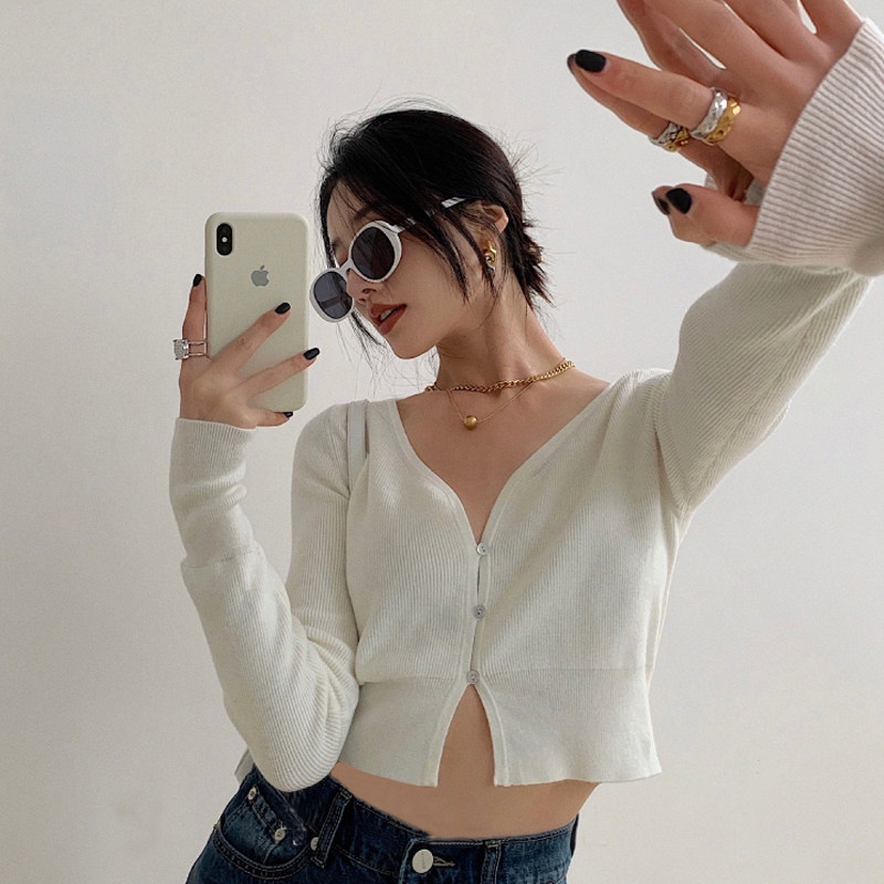 Áo Croptop Dệt Kim Tay Dài Cổ Chữ V Phối Nút Gợi Cảm Cho Nữ