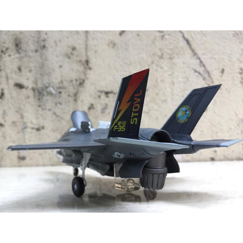 Mô hình Máy bay Tàng hình F-35C Lighning II tỷ lệ 1:72