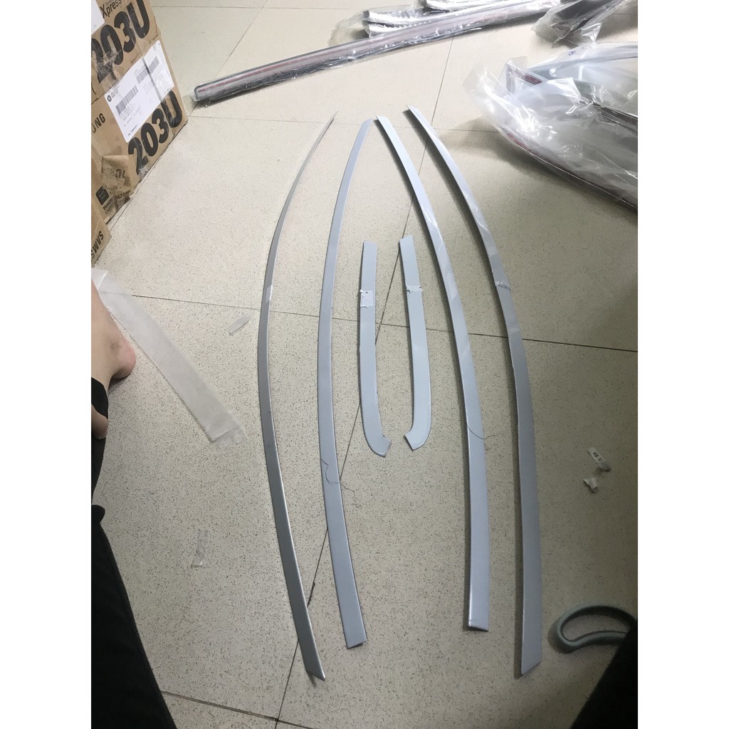 Bộ nẹp viền cong kính inox 6 chi tiết xe Kia K3, Cerato 2015-2018