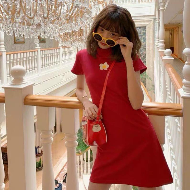 Váy Suông Đỏ, Đầm Thun Cổ Tròn Thêu Họa Tiết Hoa Cúc Hàng Quảng Châu Cao Cấp Trend Năm 2021. | BigBuy360 - bigbuy360.vn