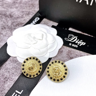 khuyên tai ver viền đen nụ vàng