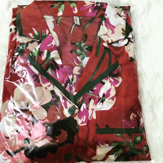 Bộ lụa satin áo cộc quần dài hoạ tiết hoa đài các sang trọng