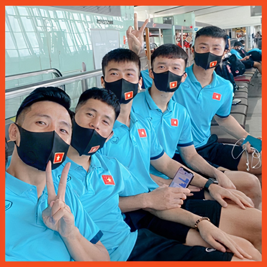 Khẩu Trang Vải Su Kháng Khuẩn Màu Đen Cờ Đỏ Sao Vàng Việt Nam - Đội Tuyển Việt Nam Sử Dụng | BigBuy360 - bigbuy360.vn