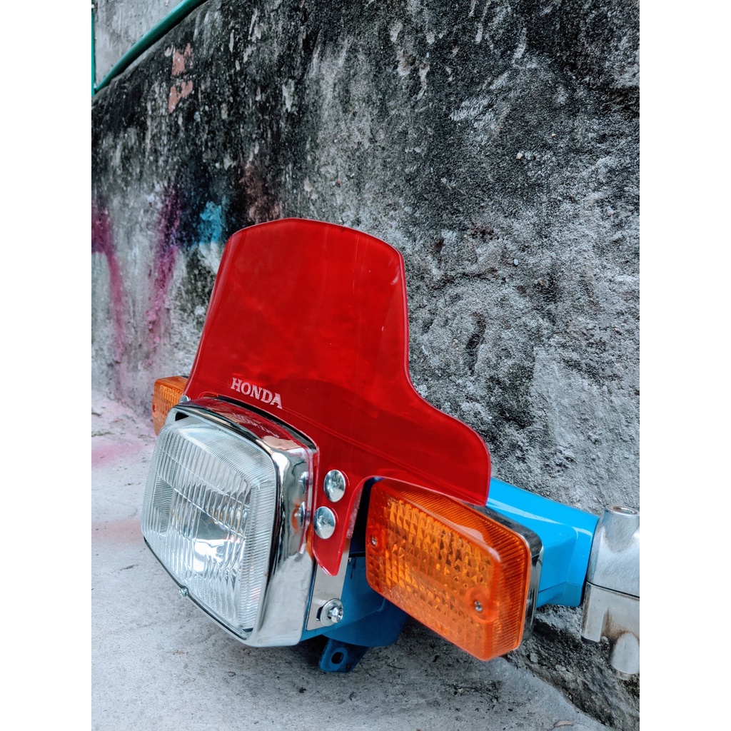 #04 Kính chắn gió xe cub đèn vuông Original