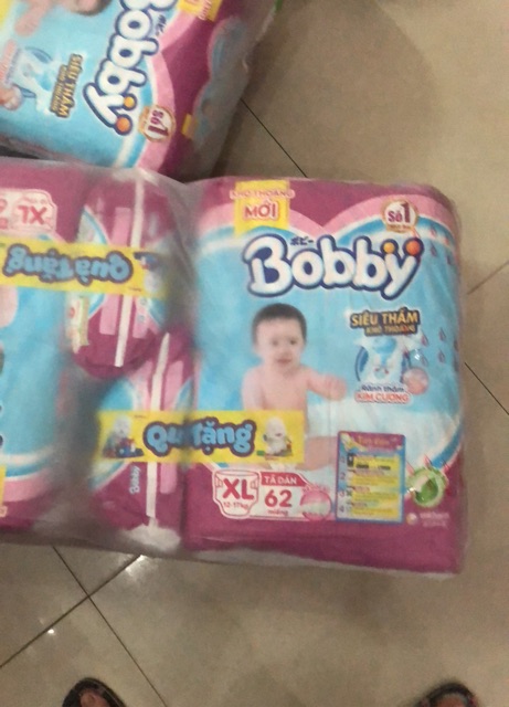 Tã dán bobby l68/m76 /xl62 tặng 6 miếng ,tặng gối