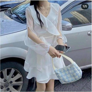 Đầm trắng tay voan cut out
