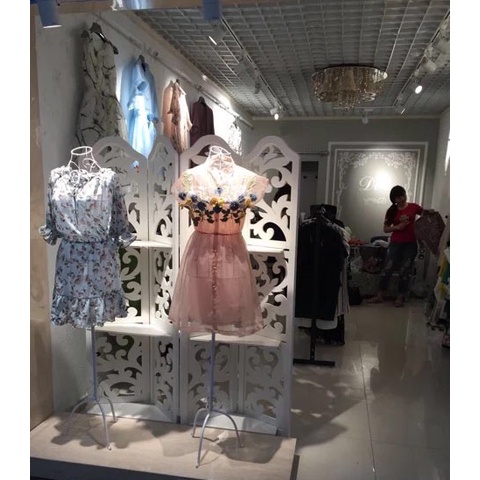 MANACANH SẮT NỮ DÙNG CHO SHOP THỜI TRANG