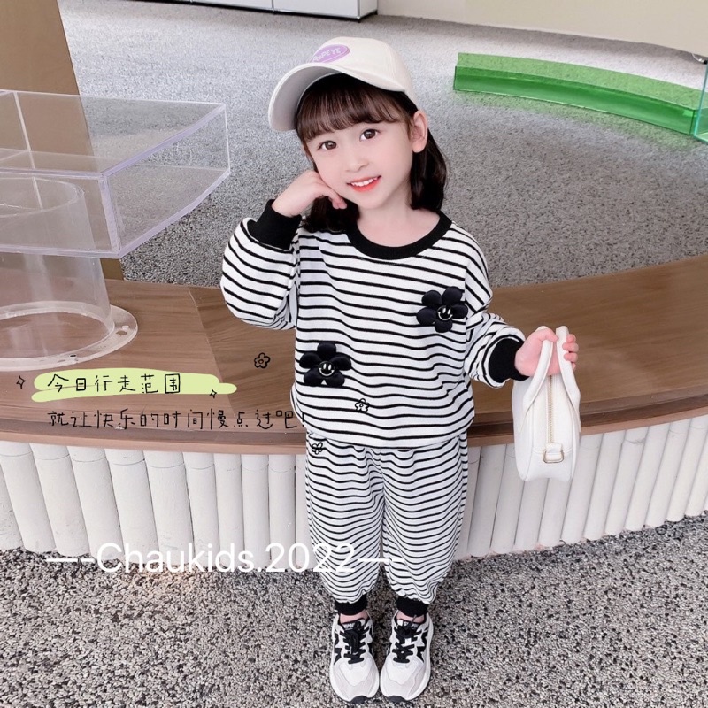 Set hoa đen kẻ ngang zip hàn cho bé gái