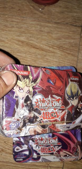 Hộp 41 thẻ bài Yugi oh bằng giấy bóng cứng có tem bạc