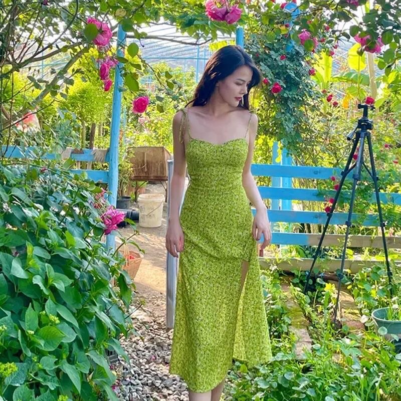 Váy hai dây dáng dài xẻ tà màu xanh lá cây cực hotrend
