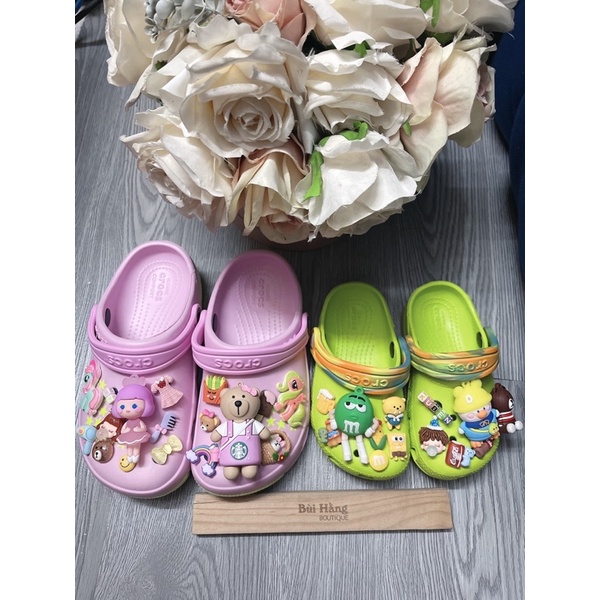 Dép cờ róc xuất dư full charm tên