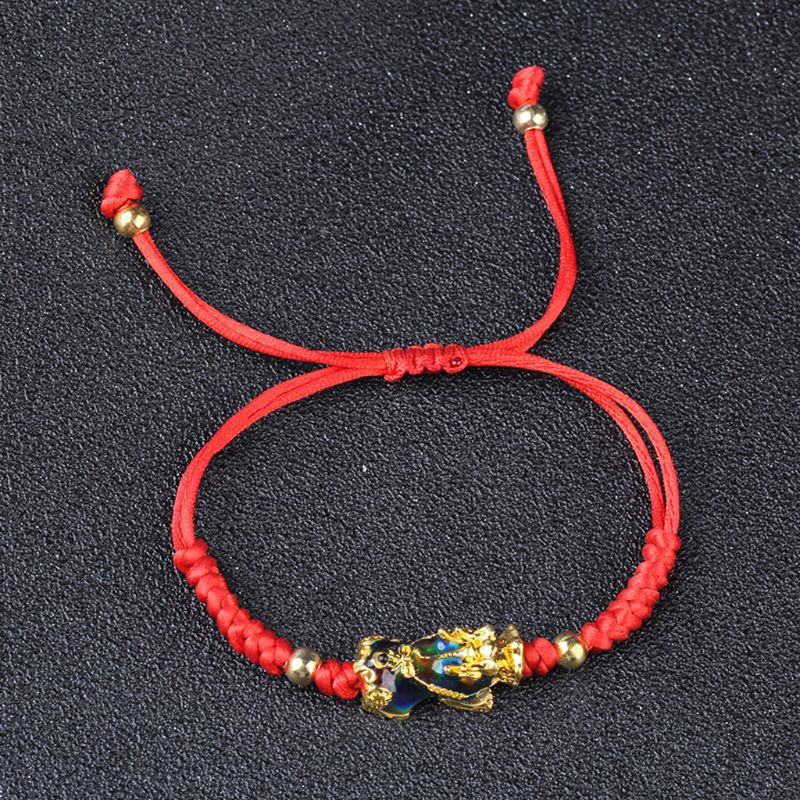 Vòng dây đeo tay màu đỏ mặt hình kỳ lân độc đáo tiện dụng