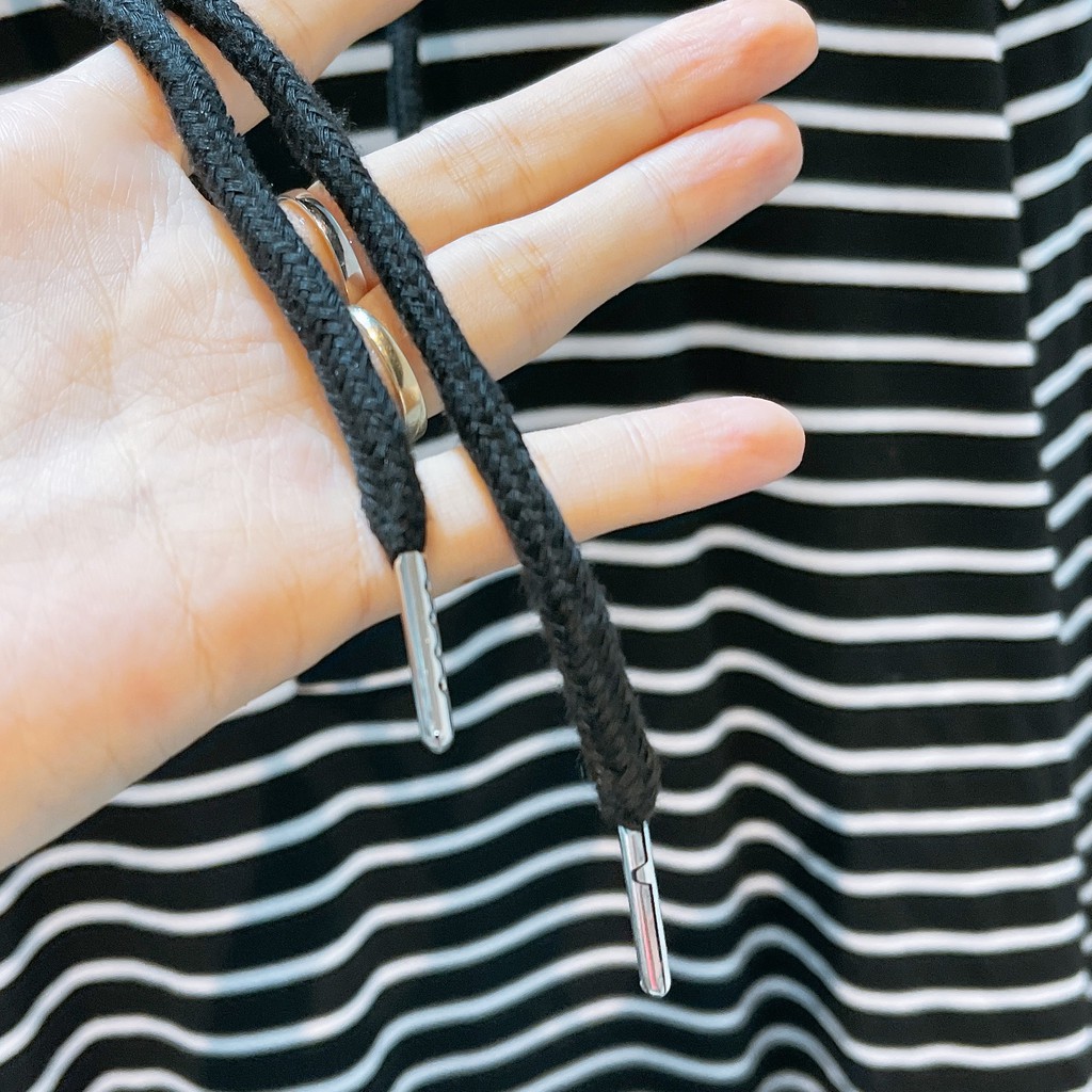 Váy suông mũ kẻ ngang đen trắng ,dài tay,dày dặn dáng rộng có mũ | BigBuy360 - bigbuy360.vn