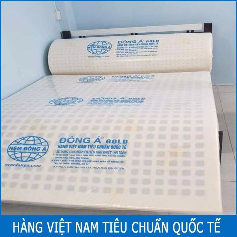 nệm cao su đông á gold 1m6x2mx10cm ( 1 mặt lỗ nhỏ 1 mặt lỗ vuông)