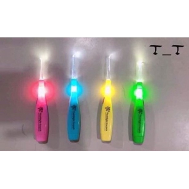 Lấy ráy tai có đèn ( an toàn cho cả trẻ em)