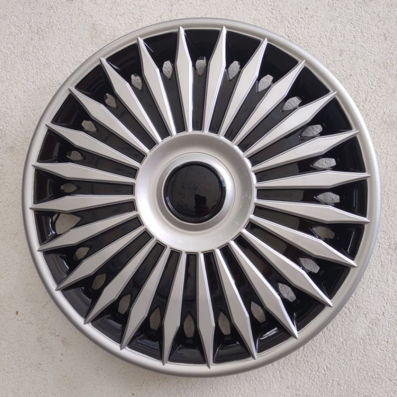 Ốp lazang 24 chấu chụp mâm giả vành đúc ô tô cổ điển sang trọng cao cấp.