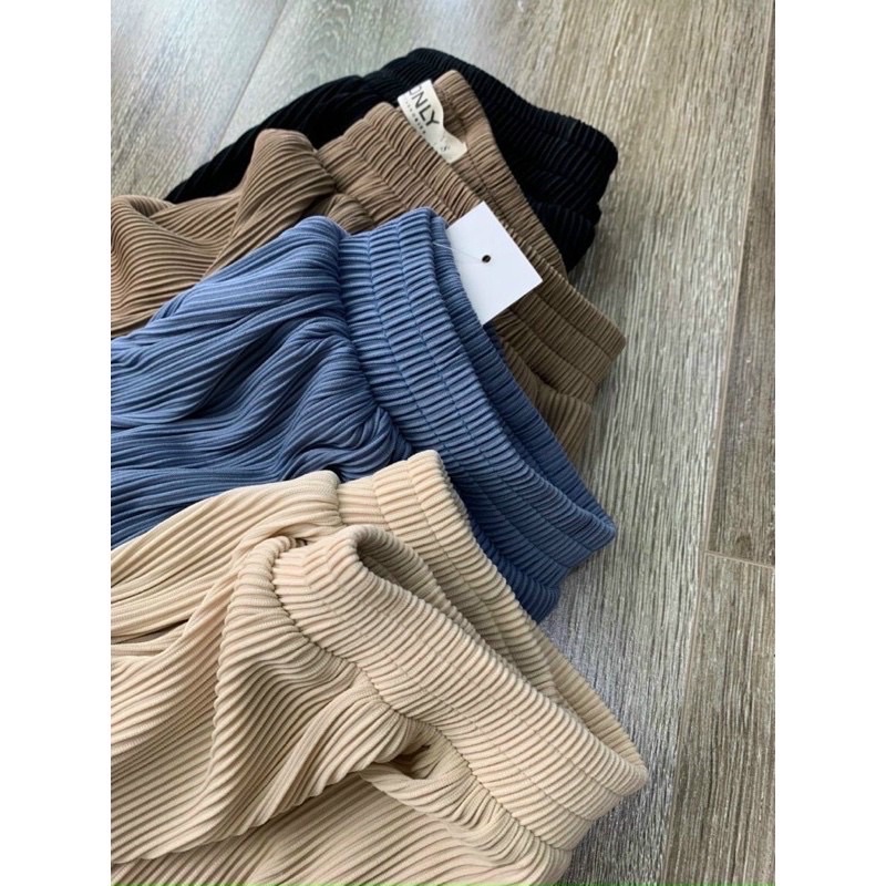 Quần đùi nữ ống rộng thun tăm chất đẹp, quần short nữ thun lạnh Minxinh
