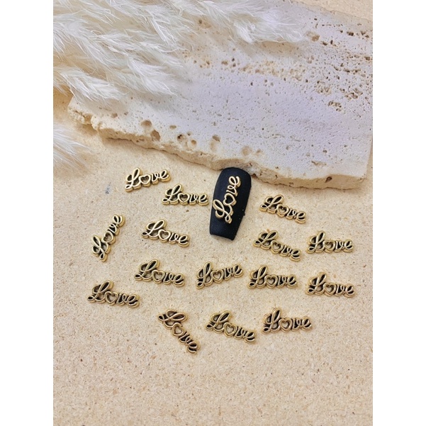 Đá hình đính móng