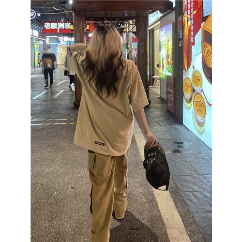 Áo Thun Ngắn Tay Cổ Tròn Form Rộng In Họa Tiết graffiti Phong Cách retro Dành Cho Nữ