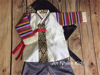 Hanbok bé trai