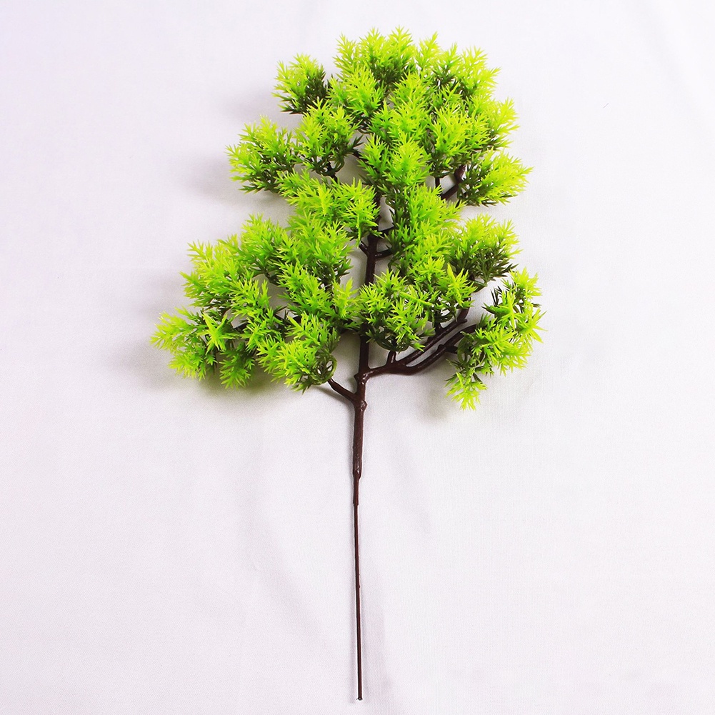 1 Cây Thông Giả Bằng Nhựa Dùng Trang Trí Nhà Cửa / Văn Phòng