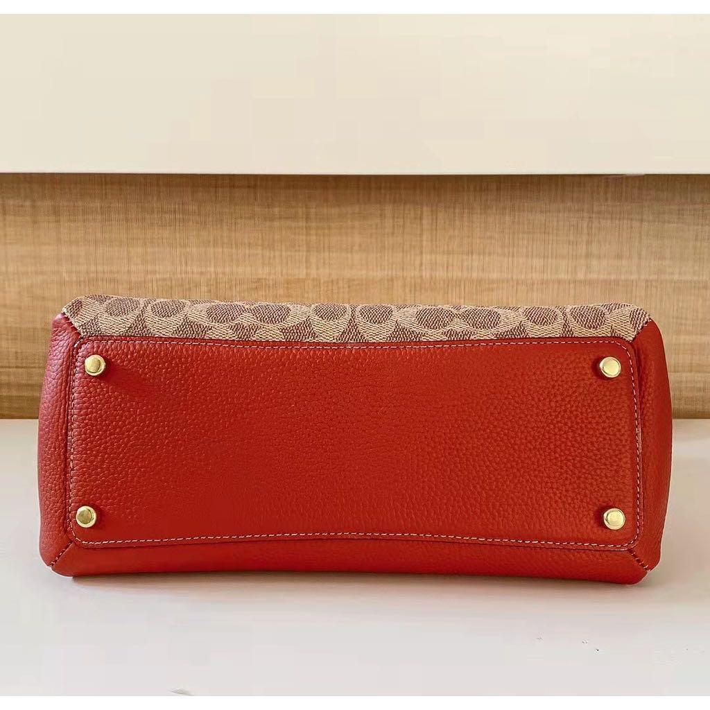Oach May Shoulder Bag in Signature Canvas - chính hãng