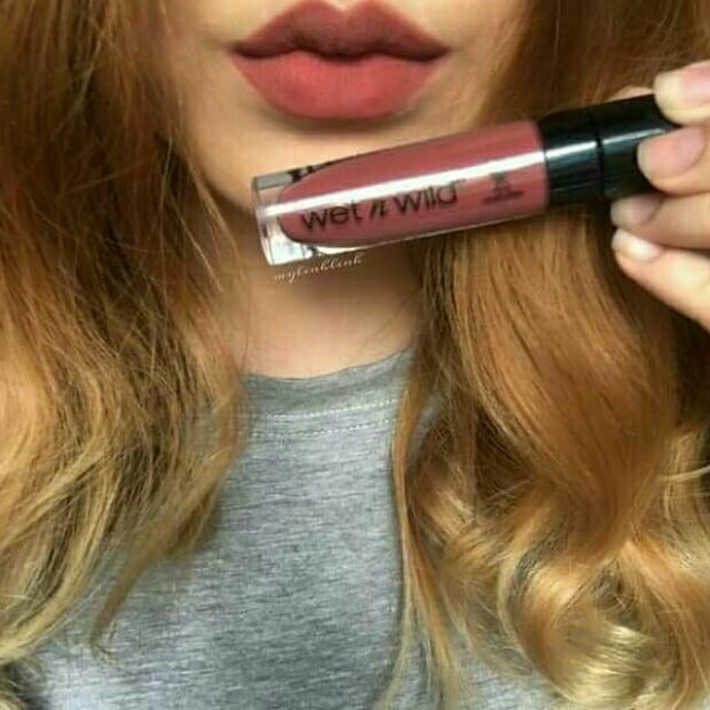 Son kem lì Wet n Wild màu Give Me Mocha