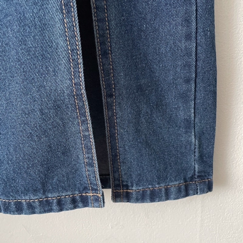 [ ẢNH THẬT ĐỘC QUYỀN MEGGIECLOSET] Chân váy jean xanh đậm nút 1 bên | BigBuy360 - bigbuy360.vn