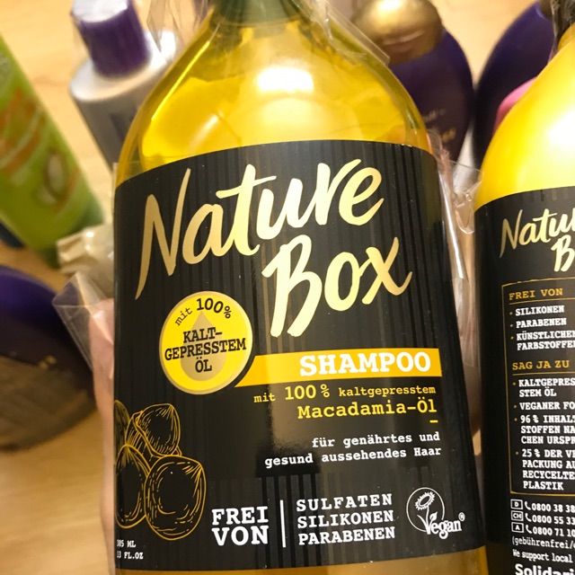 Dầu gội và dầu xả Nature box chiết xuất hạt Mắc ca cung cấp dưỡng chất giúp tóc óng mượt tự nhiên