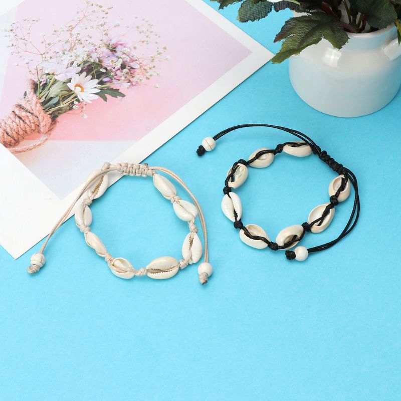 Vòng tay đính vỏ ốc phong cách Hawaii