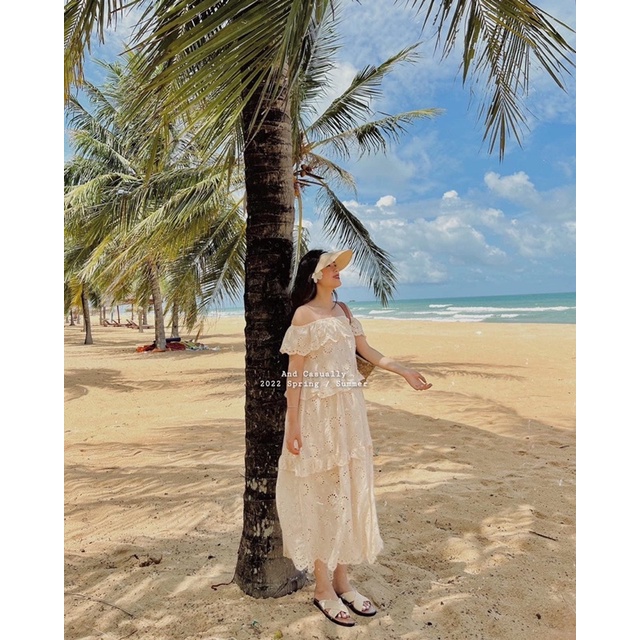 And Casually /  Váy đũi be trễ vai