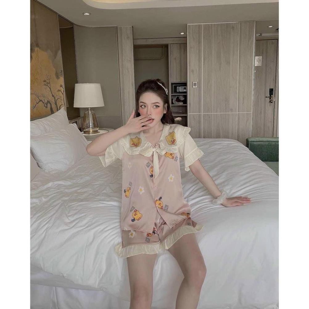 Pijama Lụa SATIN Mẫu vịt kute phô mai que Tay ngắn quần dài  và quần đùi Form 60kg  ྇ ༚