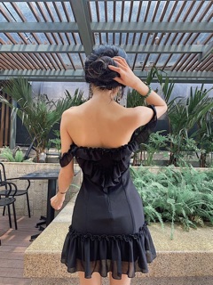 Đầm trễ vai