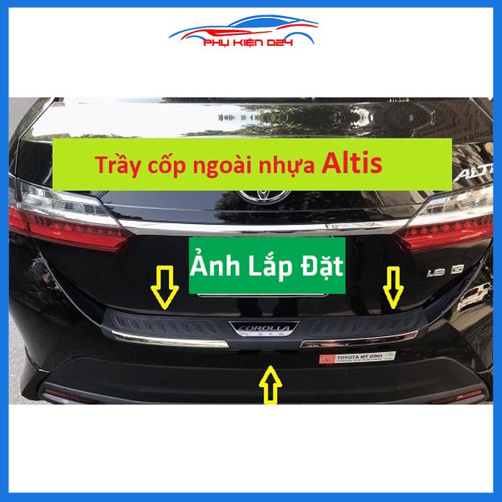 Ốp chống trầy cốp ngoài nhựa đen Altis 2016-2017-2018-2019-2020-2021-2022 dán cốp sau chống xước trang trí xe