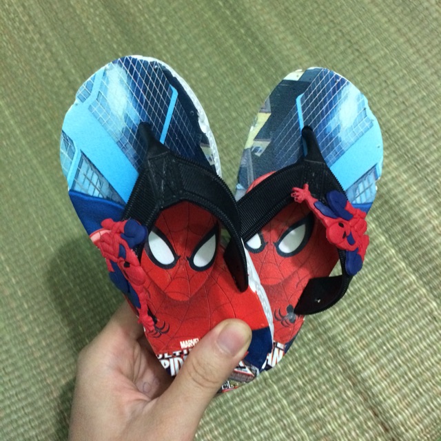 Sỉ dép người nhện