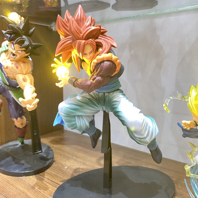 Mô Hình Goku Dragonball Bắn Chưởng