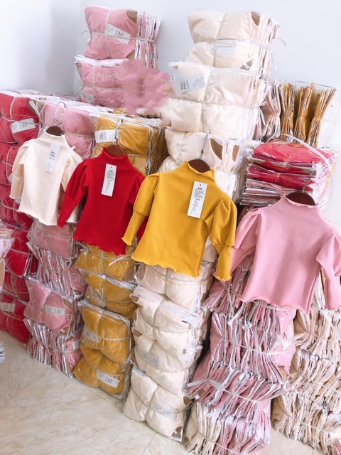 Áo cotton len tay phồng bé gái | BigBuy360 - bigbuy360.vn