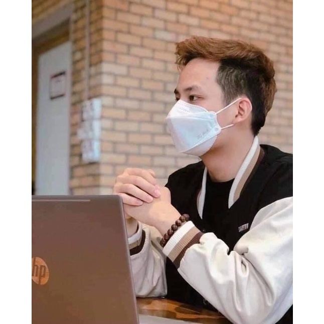 1 túi khẩu trang KF94 siêu hot 4 lớp | BigBuy360 - bigbuy360.vn