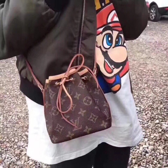 Túi đeo dây rút.